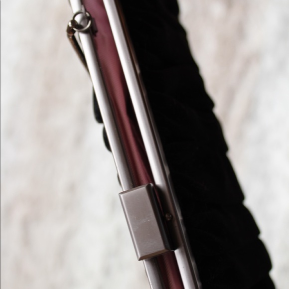 Black crushed velvet clutch from Mary Kay - Picture 7 of 8